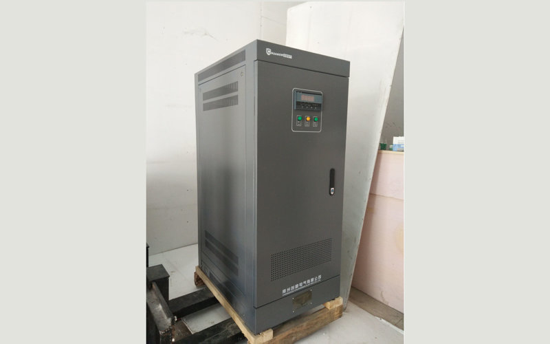 工廠穩(wěn)壓器安裝中 工廠穩(wěn)壓器安裝中