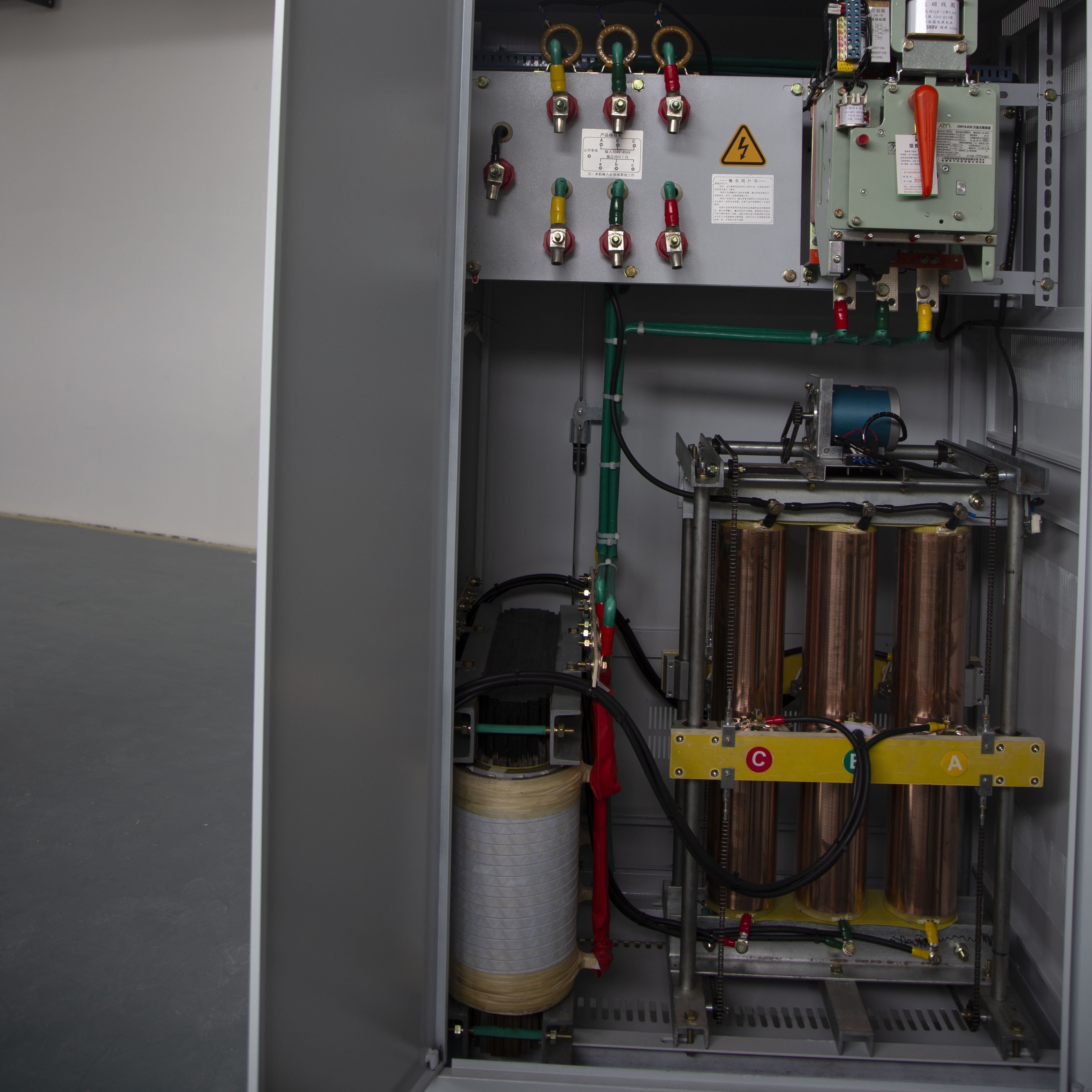 三相大功率穩(wěn)壓器報價